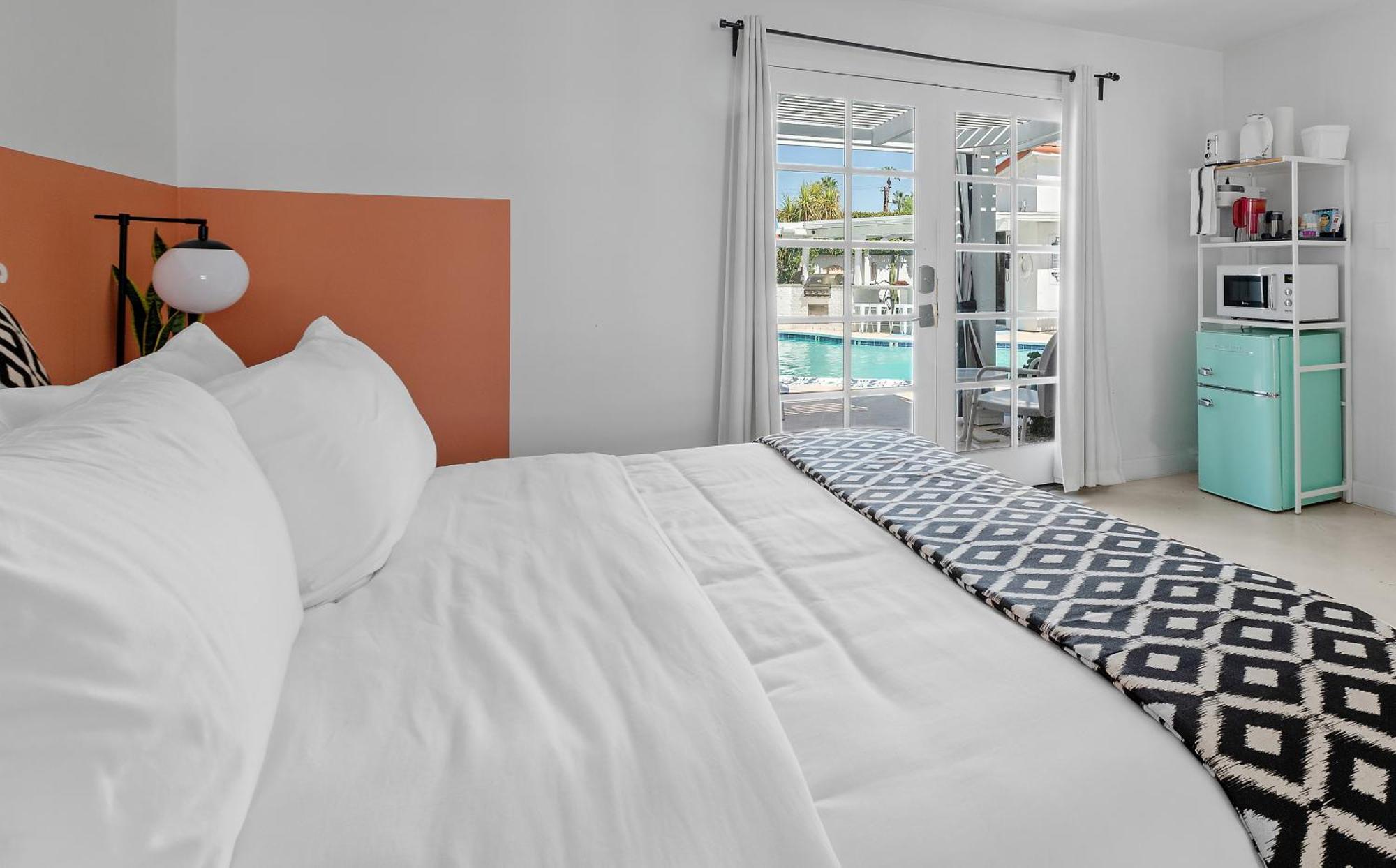 Отель Natural Palm Springs Escape Poolside Plus Downtown Экстерьер фото