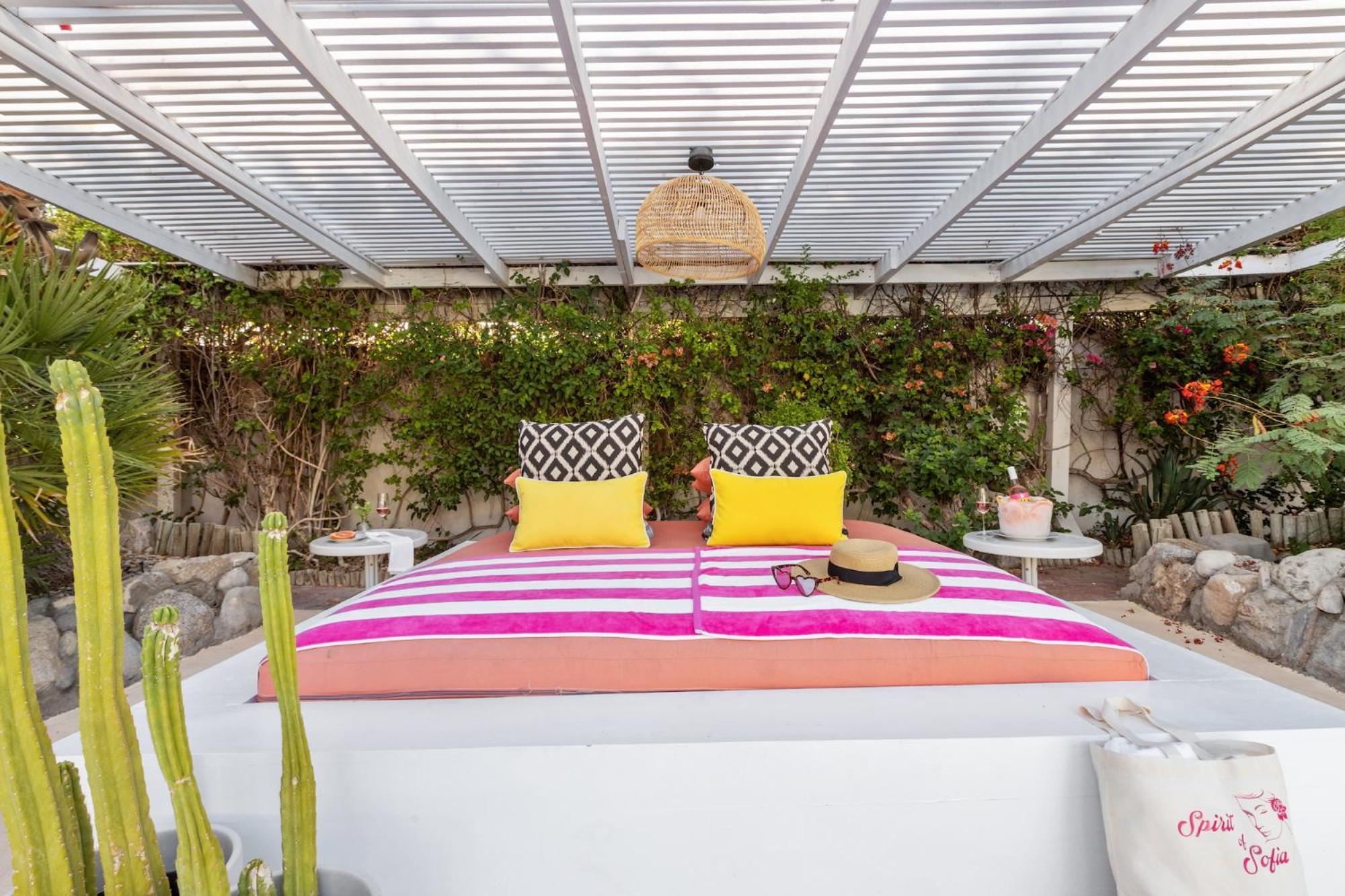Отель Natural Palm Springs Escape Poolside Plus Downtown Экстерьер фото