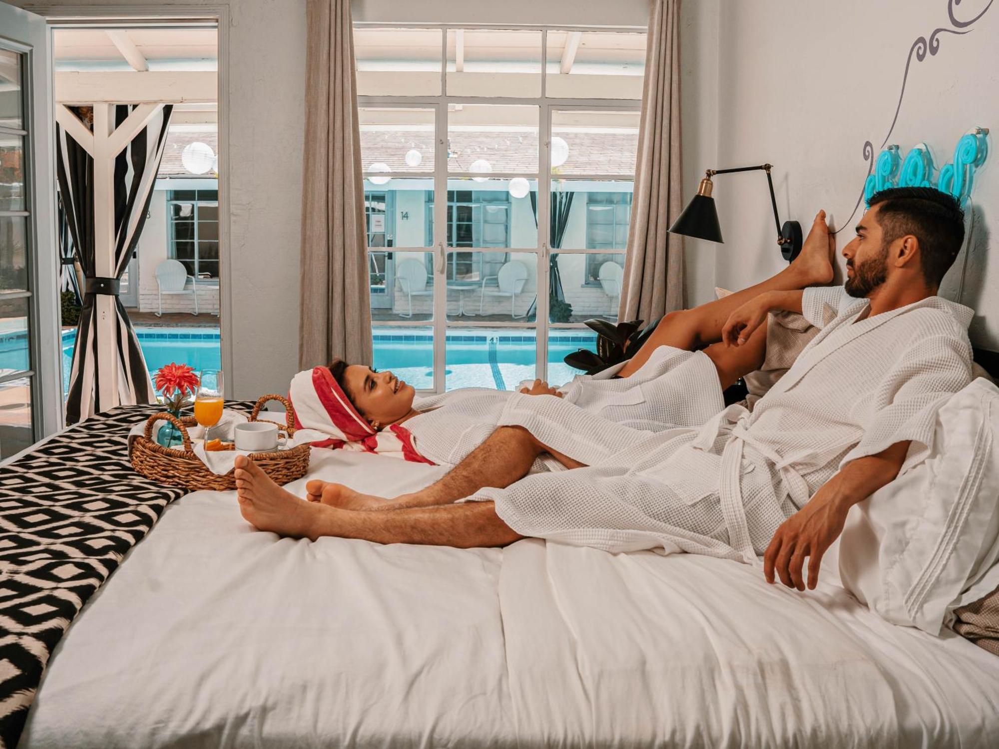 Отель Natural Palm Springs Escape Poolside Plus Downtown Экстерьер фото